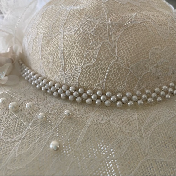 Vintage Wedding Veil Hat  Bride Lace Tulle Vail Cream pearls Roses main image 14
